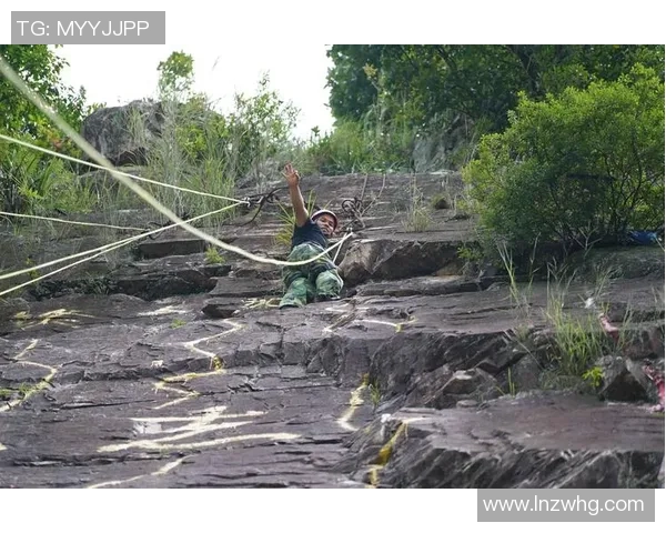 西安攀岩队技术探讨:提升攀岩技能与团队协作的有效策略实时数据 西安攀岩队技术探讨:提升攀岩技能与团队协作的有效策略实时数据